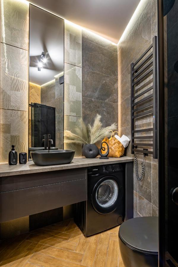 Romari Таманська 12 Apartment Lviv Ngoại thất bức ảnh