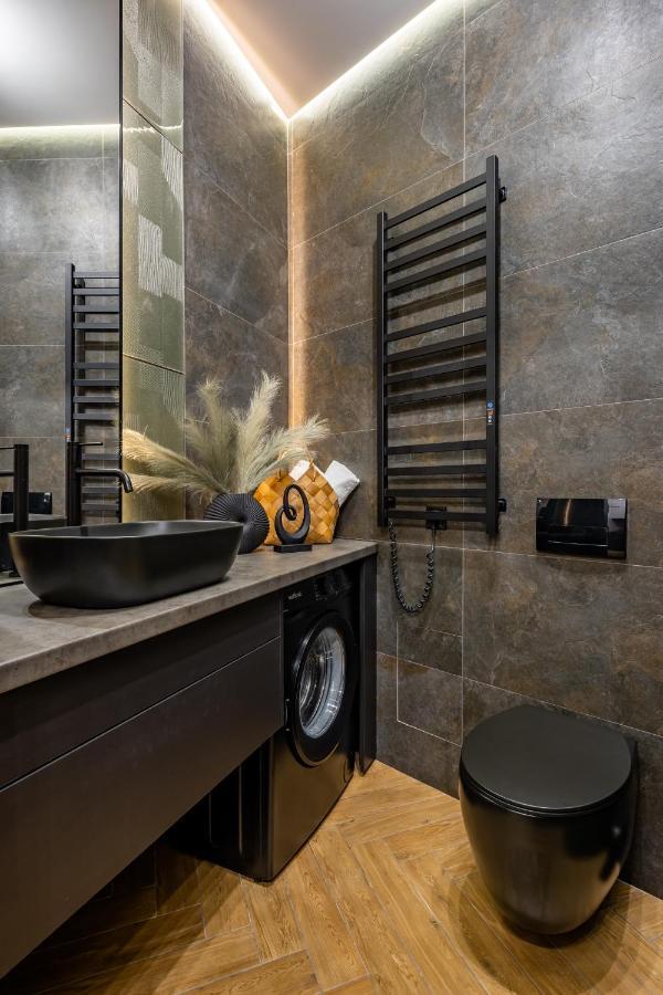 Romari Таманська 12 Apartment Lviv Ngoại thất bức ảnh